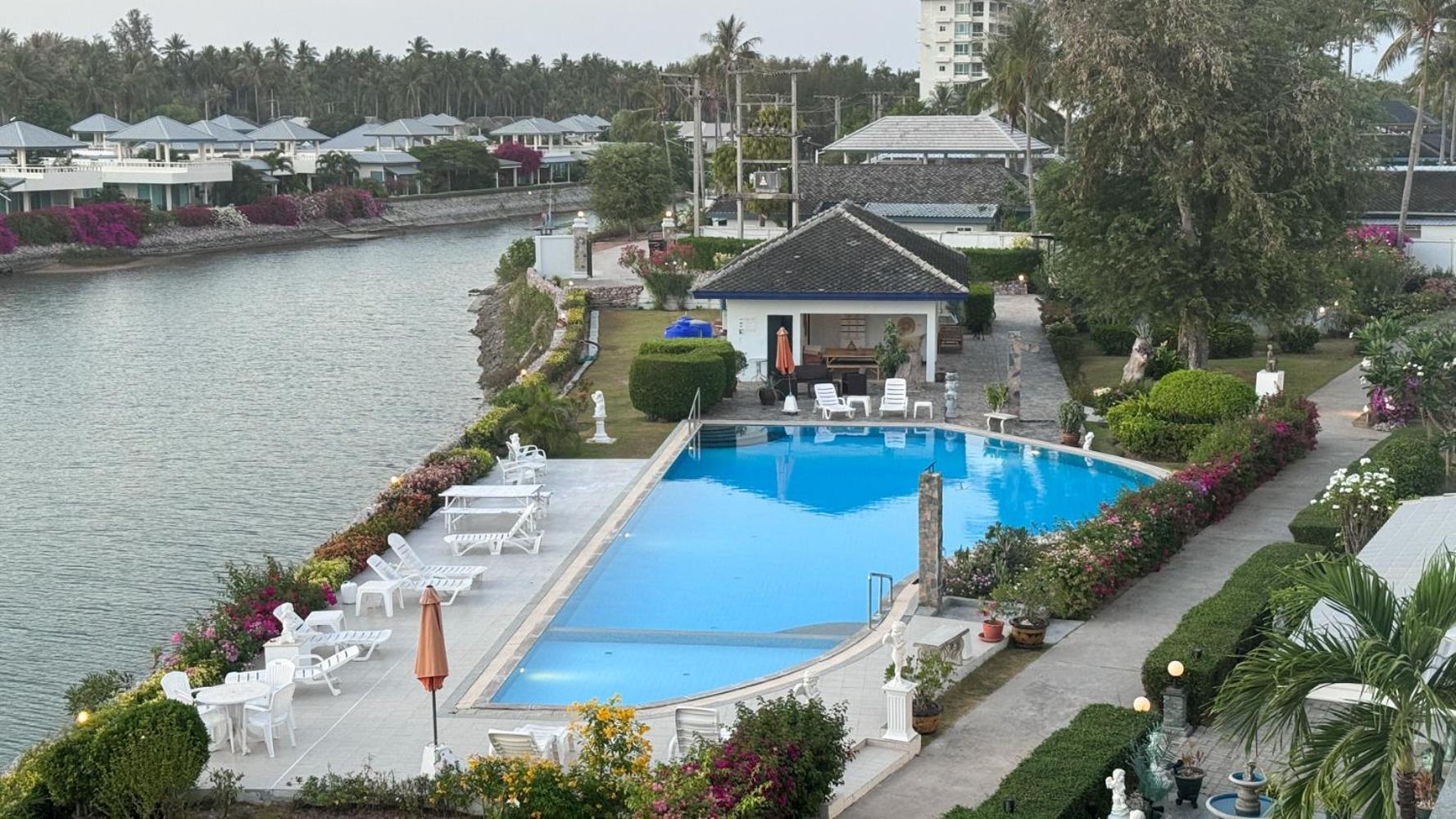 Absolute Beachfront Villa Ban Huai Yang Exterior photo